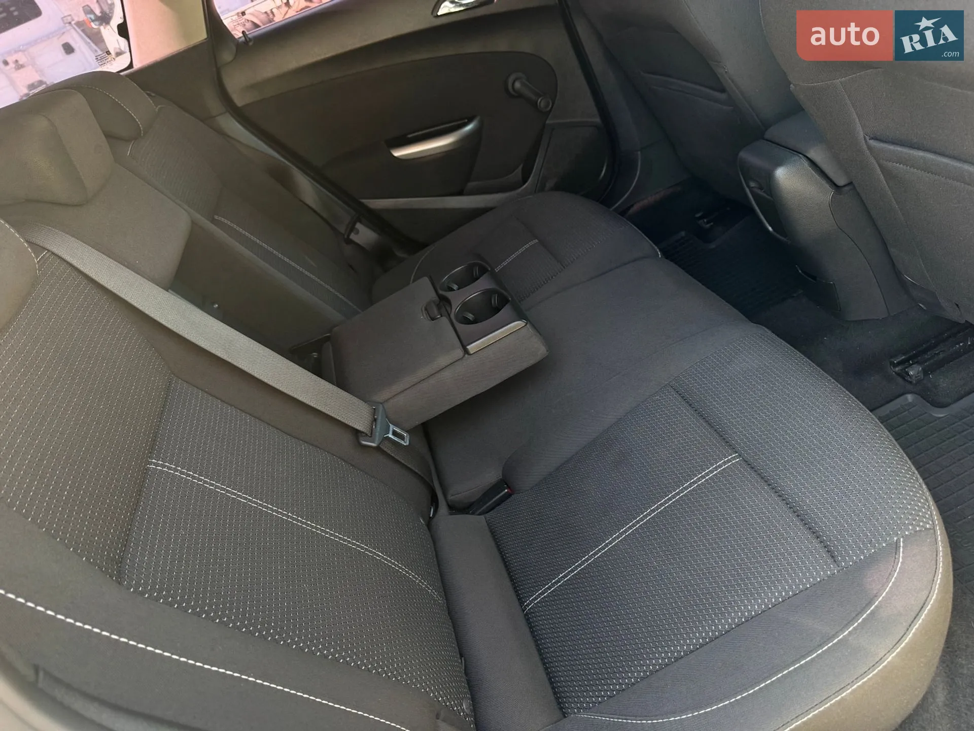 2011 Opel Astra - мініатюра 39