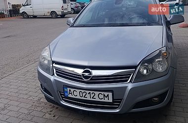 Универсал Opel Astra 2010 в Луцке
