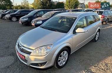 Универсал Opel Astra 2010 в Луцке