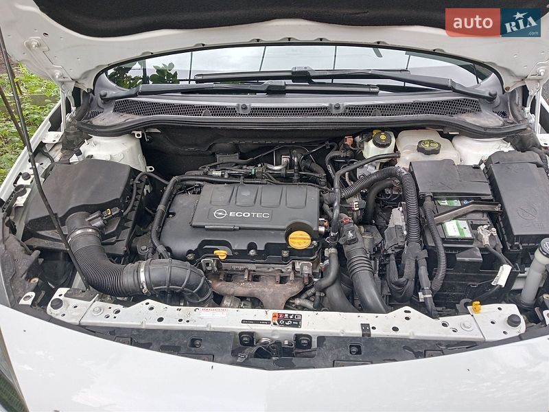 Универсал Opel Astra 2011 в Днепре