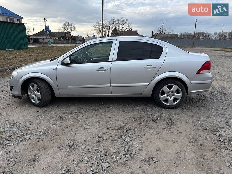Седан Opel Astra 2008 в Киеве