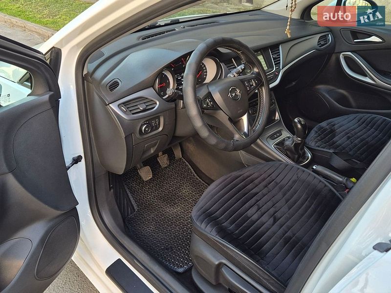Універсал Opel Astra 2017 в Малині