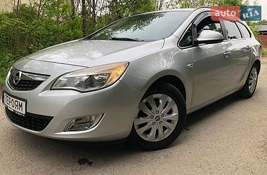 Універсал Opel Astra 2011 в Галичі