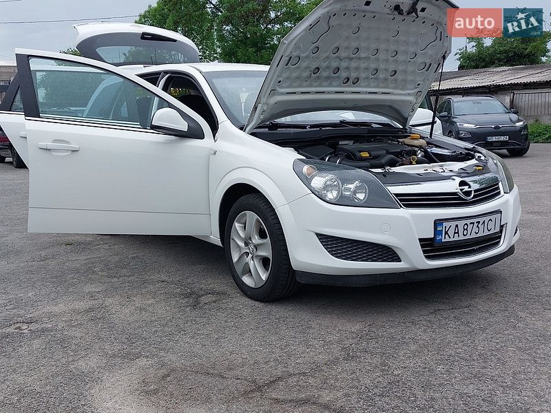 Opel Astra 2010