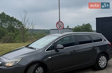 Универсал Opel Astra 2011 в Львове
