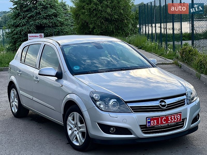 Хэтчбек Opel Astra 2009 в Ровно