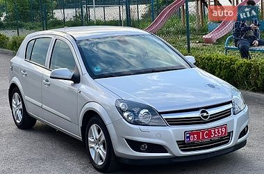 Хэтчбек Opel Astra 2009 в Ровно
