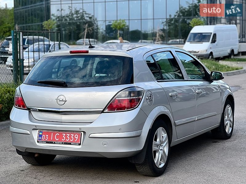 Хэтчбек Opel Astra 2009 в Ровно