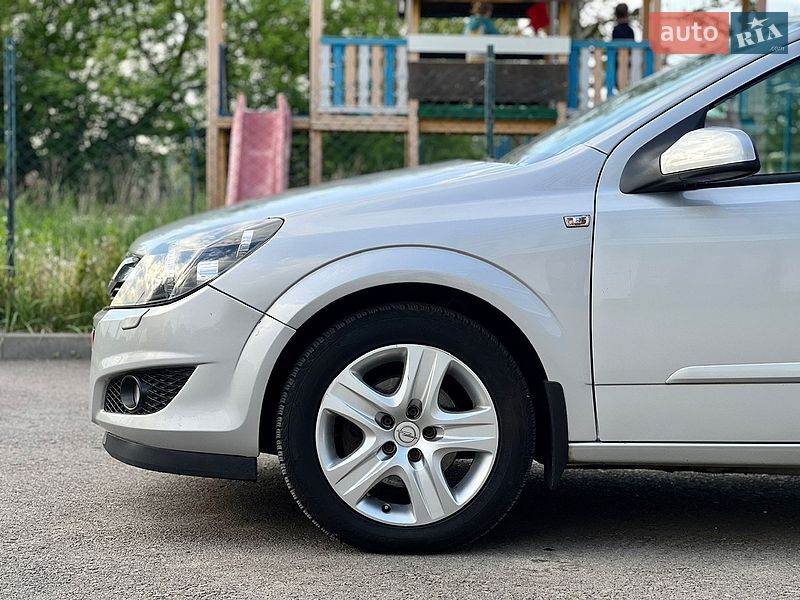 Хэтчбек Opel Astra 2009 в Ровно