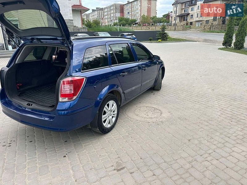 Универсал Opel Astra 2009 в Бучаче