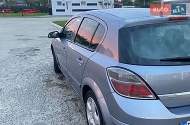 Хэтчбек Opel Astra 2008 в Олевске