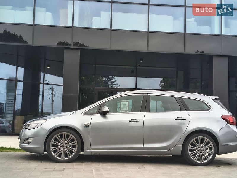 Универсал Opel Astra 2012 в Луцке