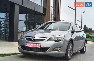Универсал Opel Astra 2012 в Луцке
