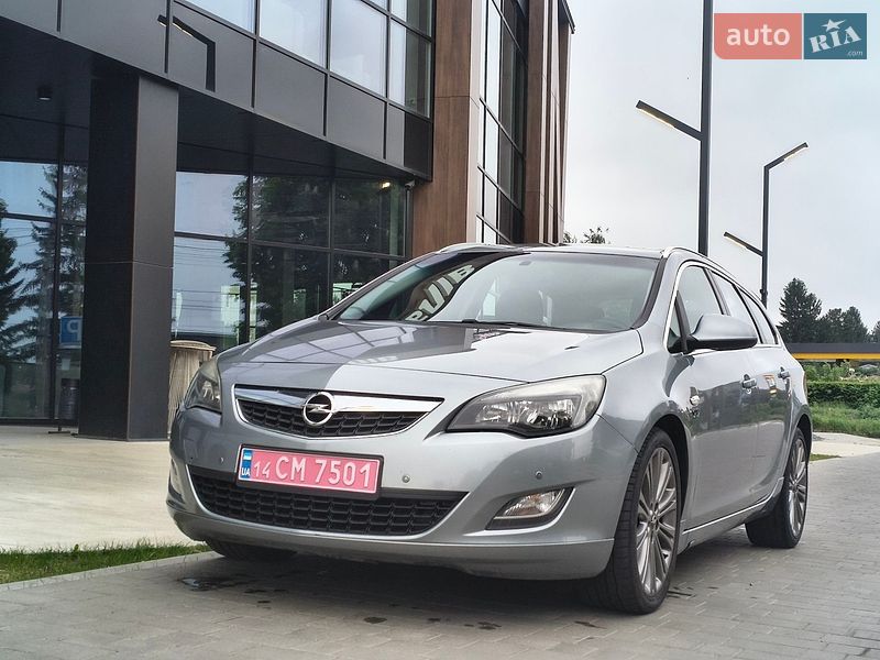 Универсал Opel Astra 2012 в Луцке