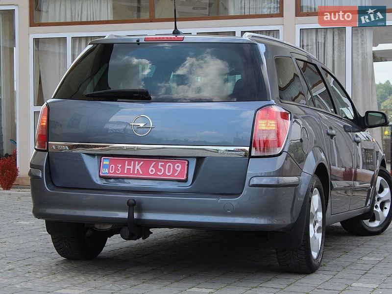 Универсал Opel Astra 2006 в Трускавце