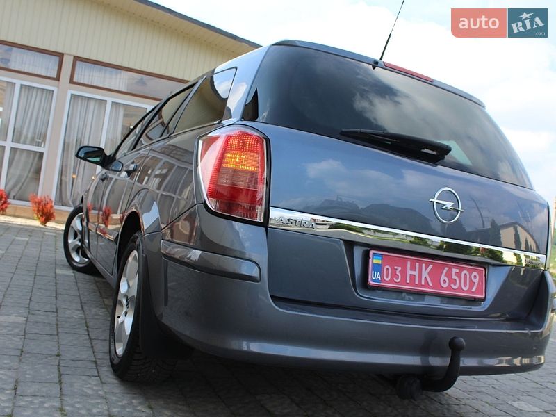 Универсал Opel Astra 2006 в Трускавце