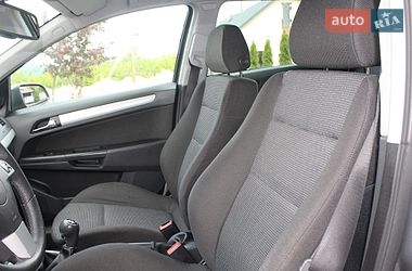 Универсал Opel Astra 2006 в Трускавце
