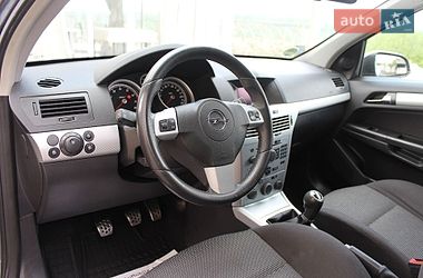 Универсал Opel Astra 2006 в Трускавце