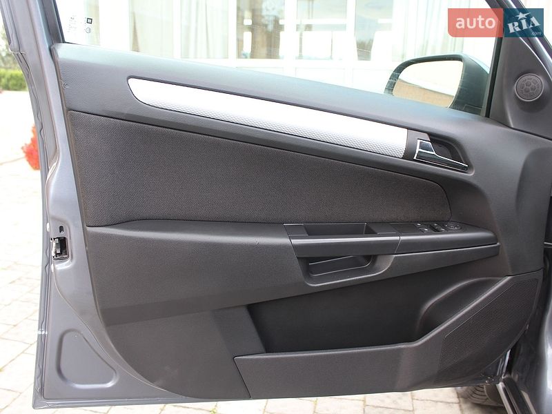 Универсал Opel Astra 2006 в Трускавце