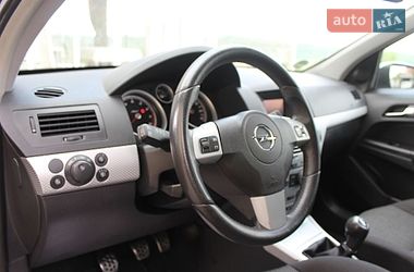 Универсал Opel Astra 2006 в Трускавце