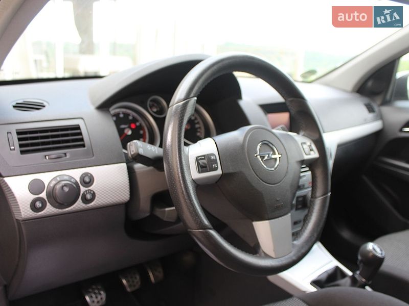 Универсал Opel Astra 2006 в Трускавце