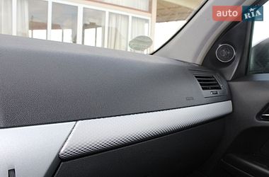 Универсал Opel Astra 2006 в Трускавце