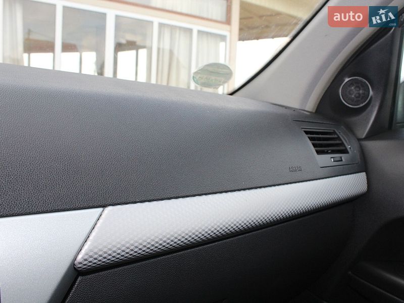 Универсал Opel Astra 2006 в Трускавце
