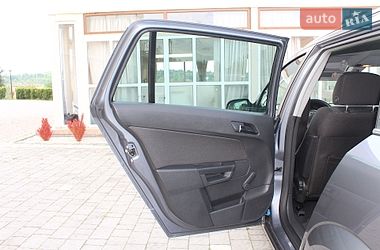 Универсал Opel Astra 2006 в Трускавце
