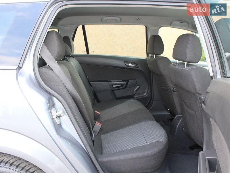 Универсал Opel Astra 2006 в Трускавце