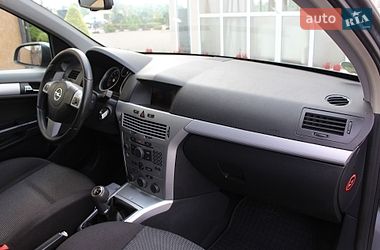 Универсал Opel Astra 2006 в Трускавце