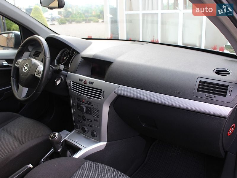 Универсал Opel Astra 2006 в Трускавце