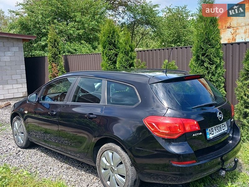 Универсал Opel Astra 2010 в Виннице