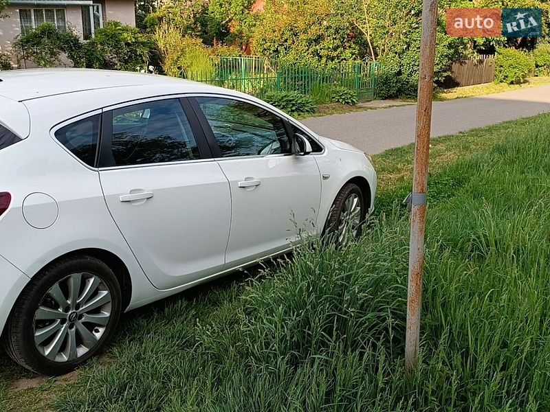 Хетчбек Opel Astra 2010 в Дрогобичі