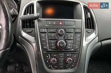 Універсал Opel Astra 2013 в Івано-Франківську