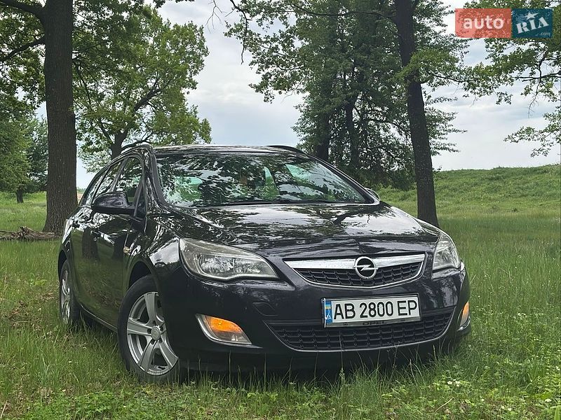 Универсал Opel Astra 2011 в Виннице