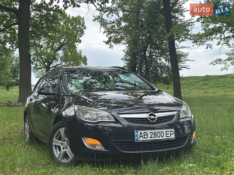 Универсал Opel Astra 2011 в Виннице