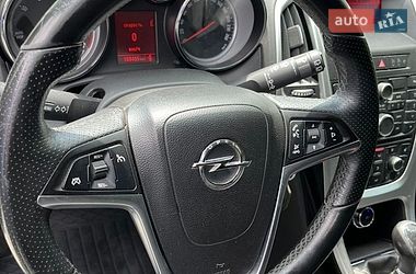 Универсал Opel Astra 2012 в Дрогобыче