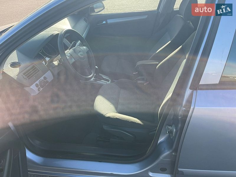 Хэтчбек Opel Astra 2005 в Киеве