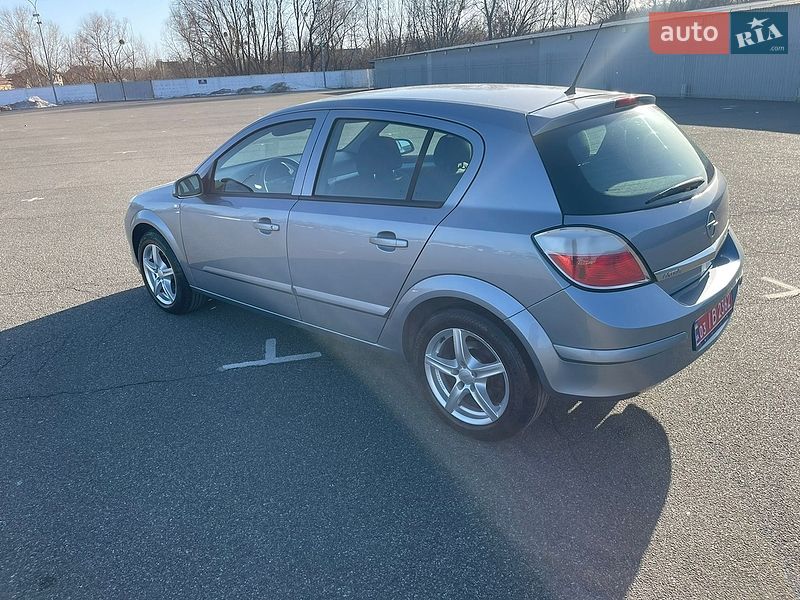 Хэтчбек Opel Astra 2005 в Киеве