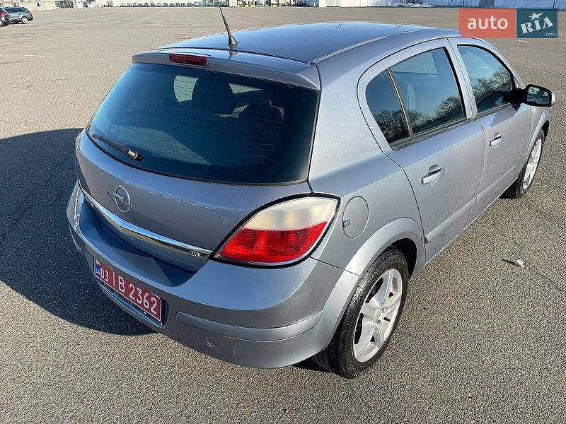 Хэтчбек Opel Astra 2005 в Киеве