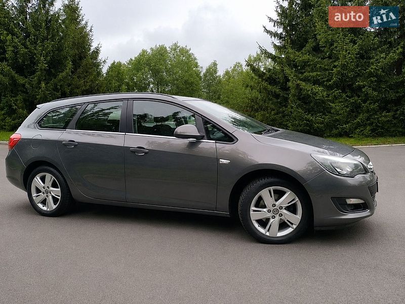Универсал Opel Astra 2013 в Житомире