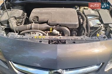 Универсал Opel Astra 2013 в Житомире