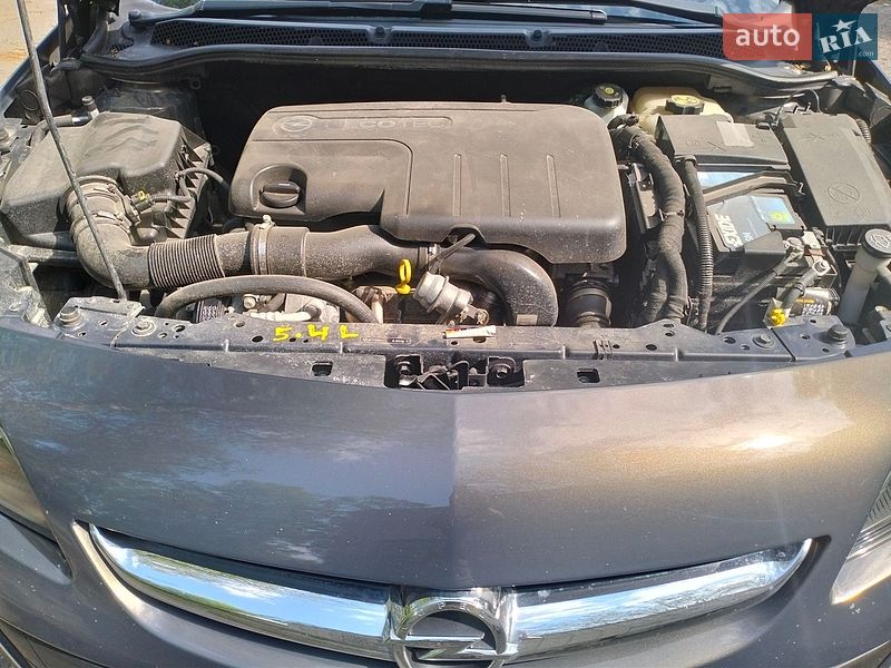 Универсал Opel Astra 2013 в Житомире