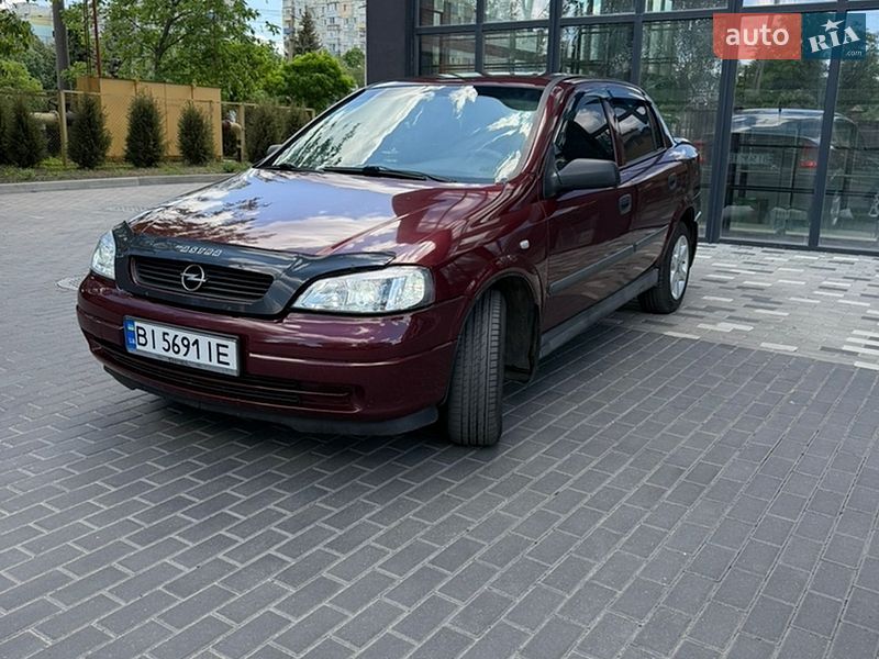 Седан Opel Astra 2006 в Полтаве