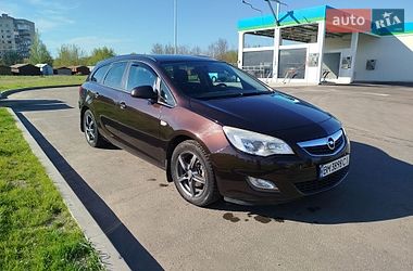 Универсал Opel Astra 2012 в Шостке