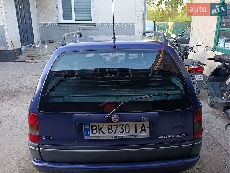 Универсал Opel Astra 1996 в Дубно