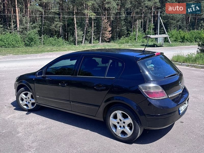 Хэтчбек Opel Astra 2007 в Луцке