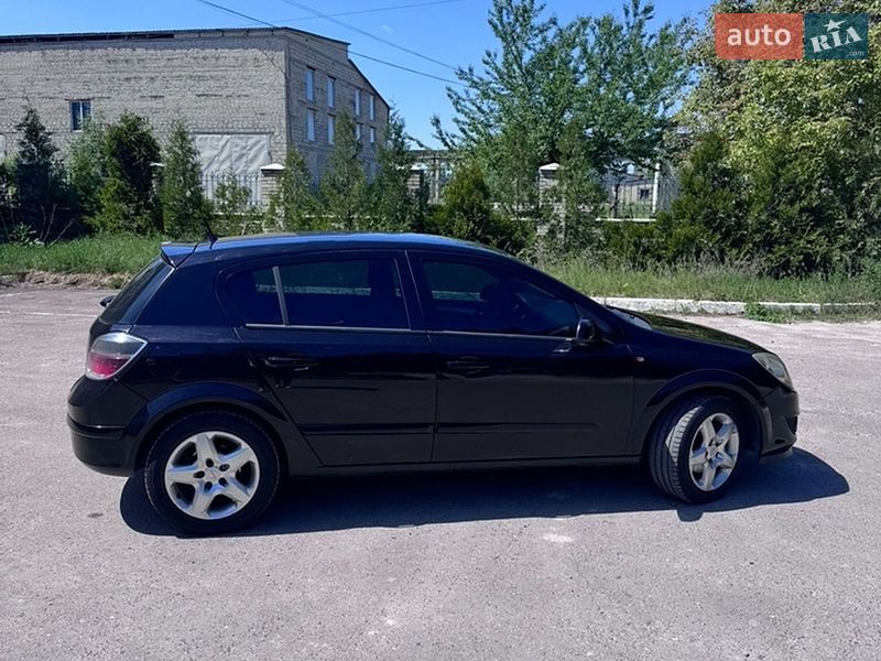 Хэтчбек Opel Astra 2007 в Луцке