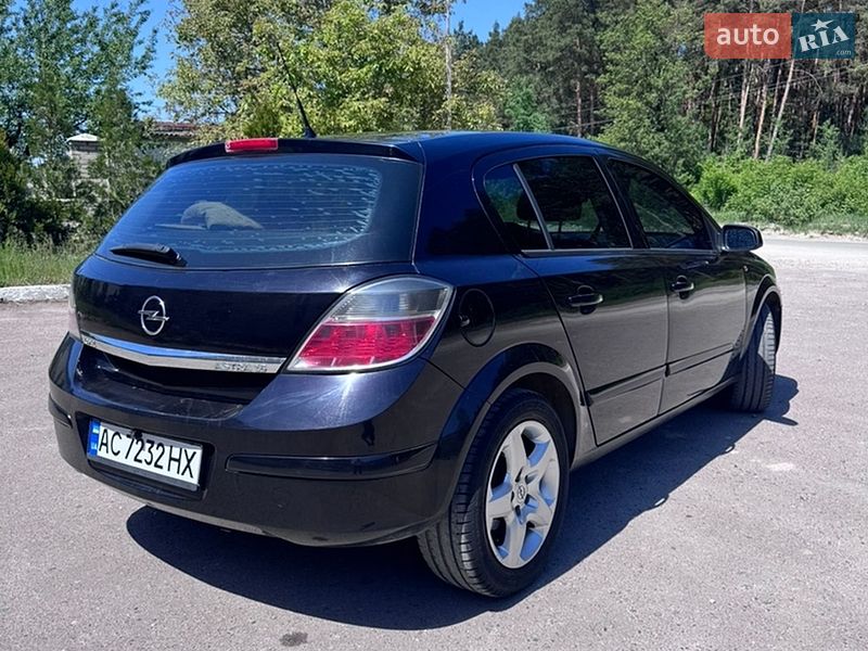 Хэтчбек Opel Astra 2007 в Луцке
