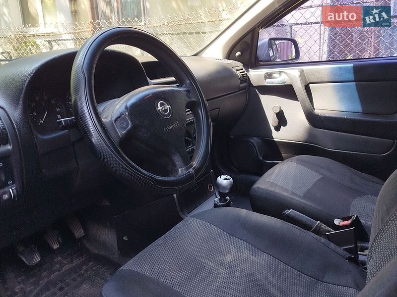 Седан Opel Astra 2005 в Львове